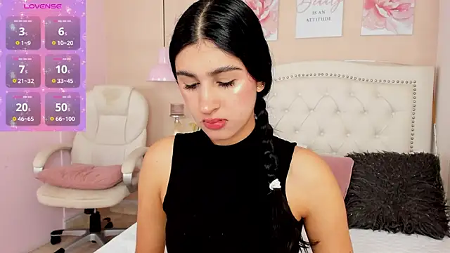 Ashley Evans18 online show from 1, 3, 2025