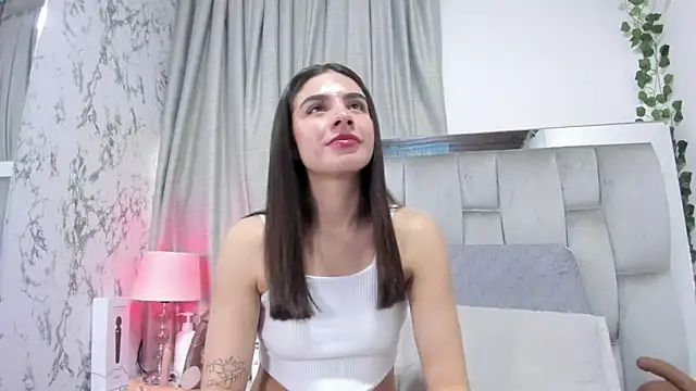 Snapshot of dafne_queenn chatting on 18, 9, 2025 dafne queenn online show from 18, 9, 2025