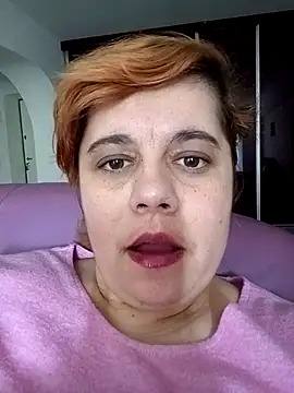 Snapshot of AnnyLwe chatting on 19, 2, 2025 AnnyLwe online show from 19, 2, 2025