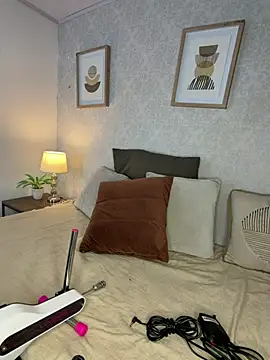 Caroline dh online show from 25, 5, 2026