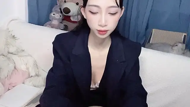 Lili-2 online show from 23, 11, 2025