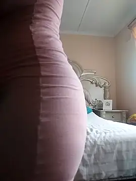 Feathergal69  online show from 20, 9, 2025