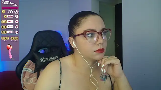 Snapshot of Madame_Shein_ chatting on 4, 12, 2024 Madame Shein online show from 4, 12, 2024