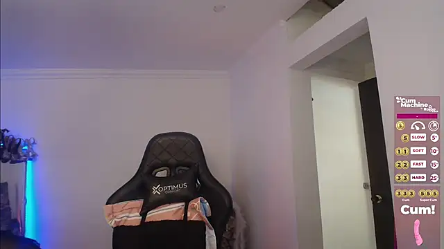 Snapshot of Madame_Shein_ chatting on 17, 12, 2024 Madame Shein online show from 17, 12, 2024