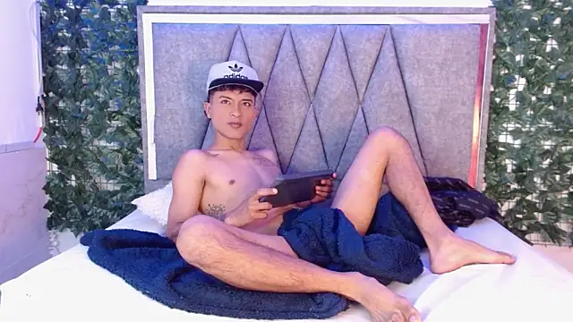 Snapshot of Edward_Milleer chatting on 15, 12, 2024 Edward Milleer online show from 15, 12, 2024