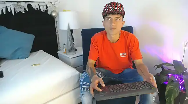 Snapshot of Edward_Milleer chatting on 23, 12, 2024 Edward Milleer online show from 23, 12, 2024