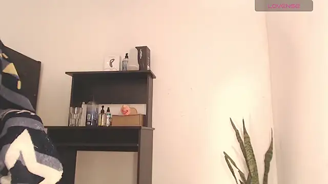 Snapshot of Edward_Milleer chatting on 24, 9, 2025 Edward Milleer online show from 24, 9, 2025