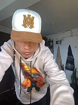 Snapshot of Edward_Milleer chatting on 27, 10, 2025 Edward Milleer online show from 27, 10, 2025