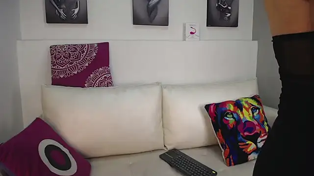 Melodi Roux online show from 3, 3, 2025