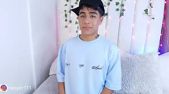 Snapshot of kiing_azahell chatting on 5, 1, 2025 kiing azahell online show from 5, 1, 2025