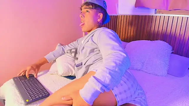 Snapshot of kiing_azahell chatting on 9, 9, 2025 kiing azahell online show from 9, 9, 2025