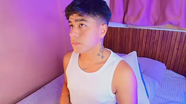 Snapshot of kiing_azahell chatting on 16, 12, 2025 kiing azahell online show from 16, 12, 2025