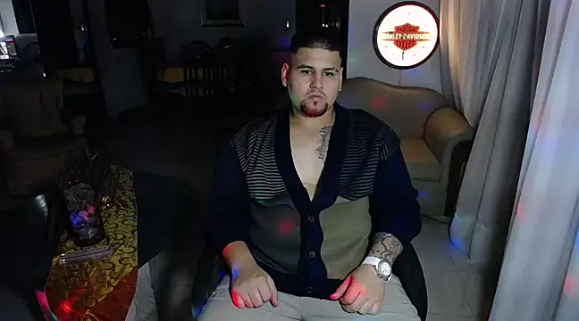 Snapshot of pitbullveryhot chatting on 5, 3, 2025 pitbullveryhot online show from 5, 3, 2025