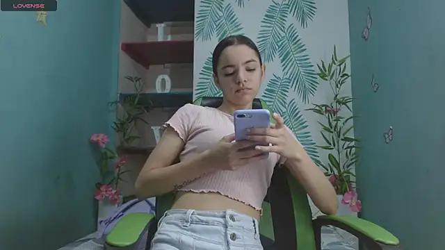 Mia-kalinfa online show from 30, 12, 2024