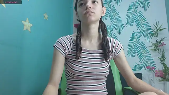 Mia-kalinfa online show from 3, 1, 2025