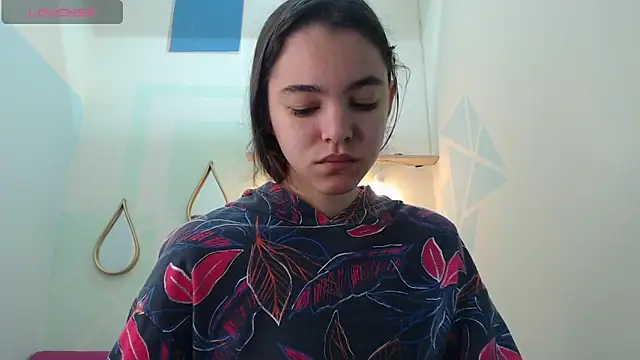 Mia-kalinfa online show from 10, 3, 2025