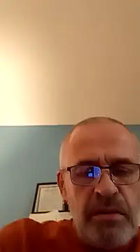 Snapshot of geilerschwanz64 chatting on 12, 12, 2024 geilerschwanz64 online show from 12, 12, 2024
