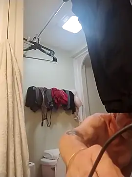 Snapshot of geilerschwanz64 chatting on 6, 11, 2025 geilerschwanz64 online show from 6, 11, 2025