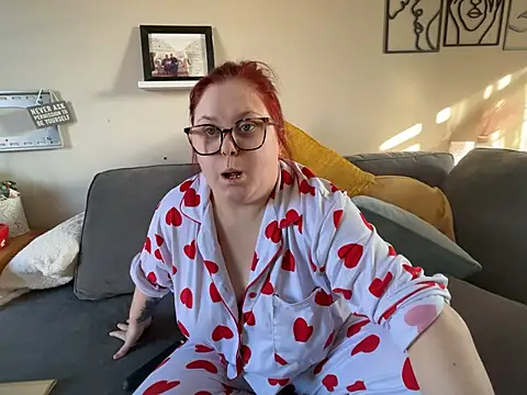 Snapshot of Tallulah-mae-xoxox chatting on 2, 2, 2025 Tallulah-mae-xoxox online show from 2, 2, 2025