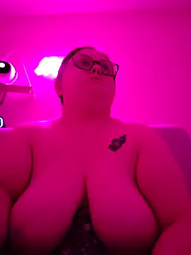 Snapshot of Tallulah-mae-xoxox chatting on 14, 12, 2025 Tallulah-mae-xoxox online show from 14, 12, 2025