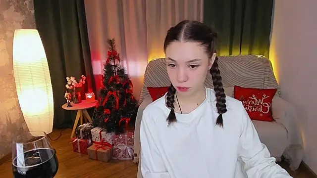 MilliBrown  online show from 17, 12, 2024