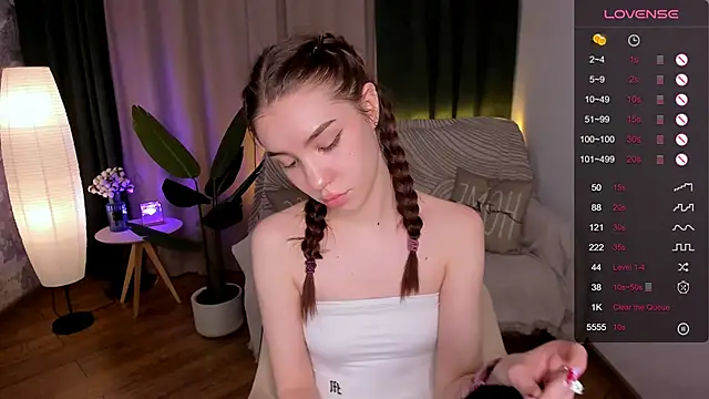 MilliBrown  online show from 19, 2, 2025