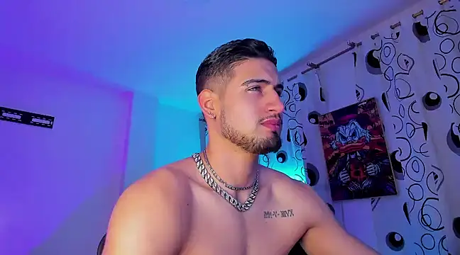 Snapshot of Giomar_Reyes chatting on 12, 12, 2024 Giomar Reyes online show from 12, 12, 2024
