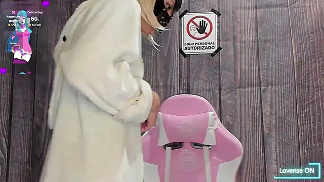 Snapshot of incubo-succubus chatting on 11, 11, 2025 incubo-succubus online show from 11, 11, 2025