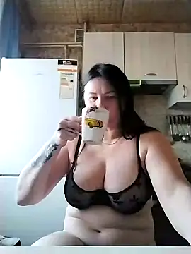 Holly-69 online show from 2, 2, 2025