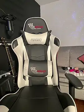 missycanoo online show from 3, 3, 2025