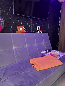 missycanoo online show from 10, 3, 2025