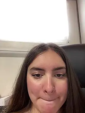 imlindapink online show from 8, 3, 2025