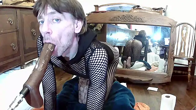 MaxJr8008 online show from 3, 11, 2025