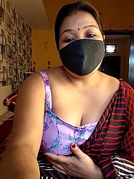 Snapshot of Radhikadavi879 chatting on 1, 12, 2025 Radhikadavi879 online show from 1, 12, 2025