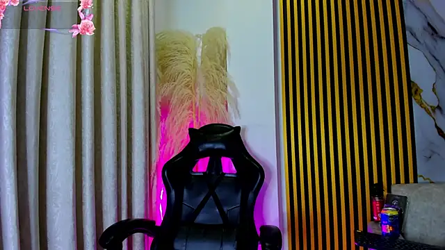 Snapshot of JulietaKane chatting on 16, 11, 2025 JulietaKane online show from 16, 11, 2025