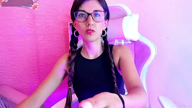  jade white  online show from 22, 3, 2025