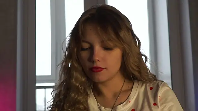 norakisses online show from 9, 12, 2024