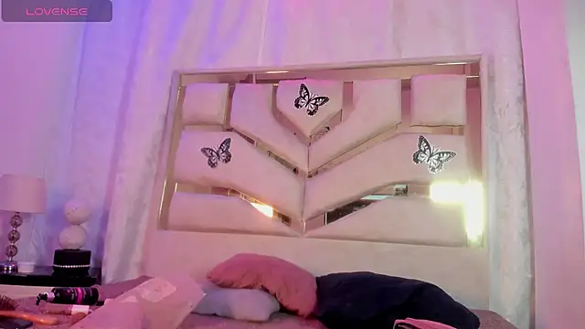 Strella ferrera online show from 31, 3, 2026