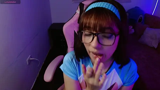 Snapshot of evie_cloud chatting on 19, 3, 2025 evie cloud online show from 19, 3, 2025