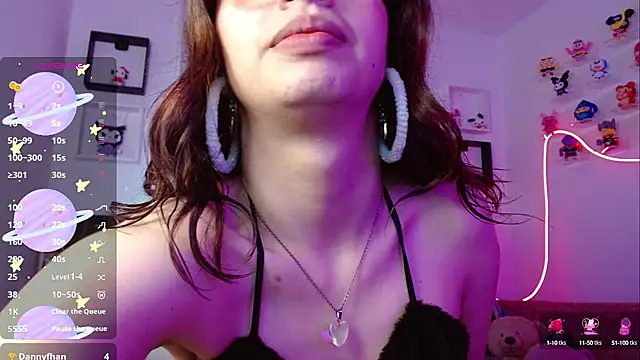 Snapshot of evie_cloud chatting on 6, 10, 2025 evie cloud online show from 6, 10, 2025