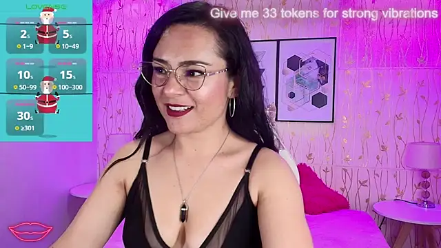 Snapshot of Tiara_rr chatting on 27, 12, 2024 Tiara rr online show from 27, 12, 2024