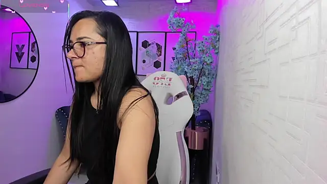 Tiara rr online show from 8, 2, 2026