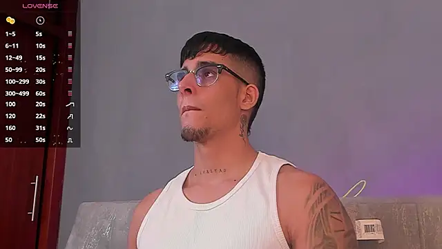 iamcamiloo  online show from 4, 1, 2025