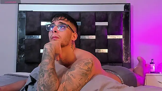 iamcamiloo  online show from 3, 3, 2025