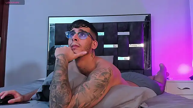 iamcamiloo  online show from 5, 3, 2025