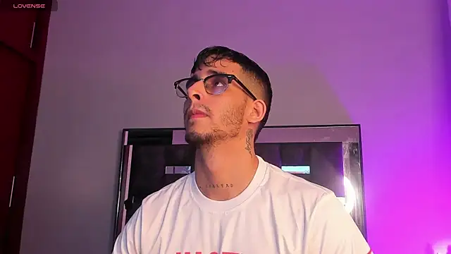 iamcamiloo  online show from 7, 3, 2025