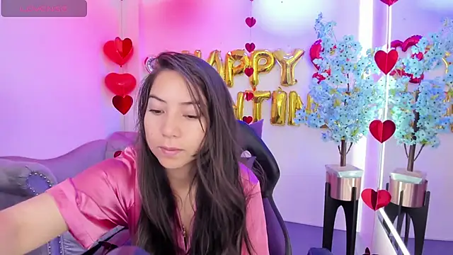 Snapshot of Ema_louis_ chatting on 14, 2, 2025 Ema louis online show from 14, 2, 2025