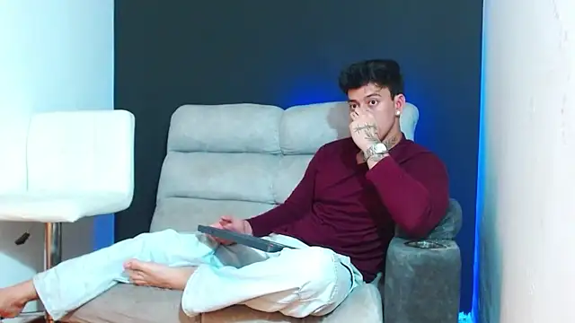 JUSTIN FULLER1 online show from 3, 3, 2026