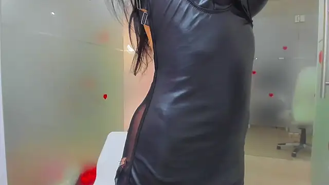Snapshot of Queenrafaella chatting on 5, 5, 2026 Queenrafaella online show from 5, 5, 2026
