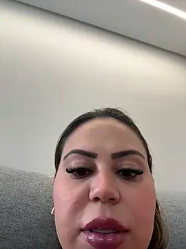 Snapshot of lariic chatting on 24, 2, 2026 lariic online show from 24, 2, 2026